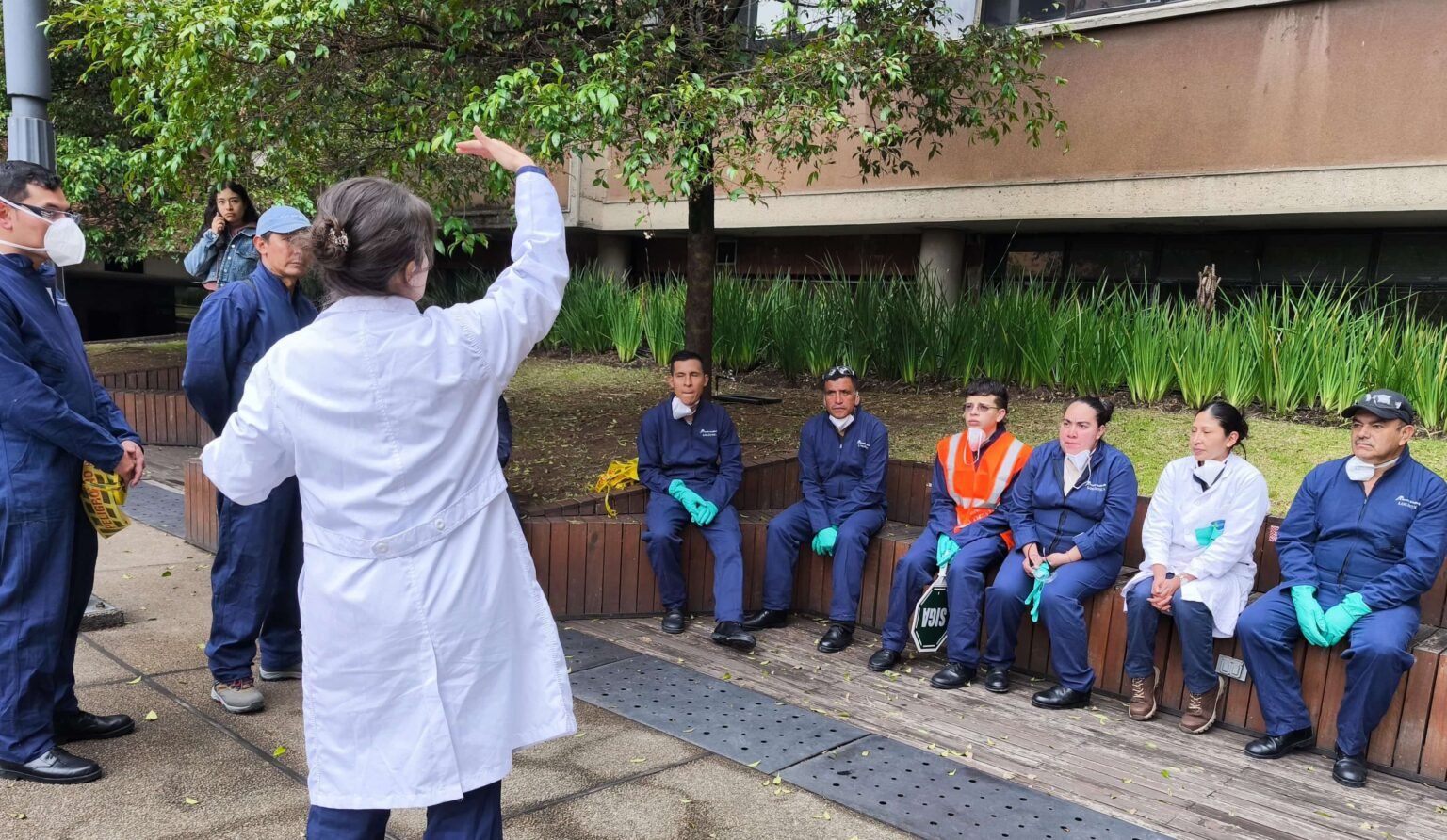 Equipo de logística para mudanzas corporativas e industriales