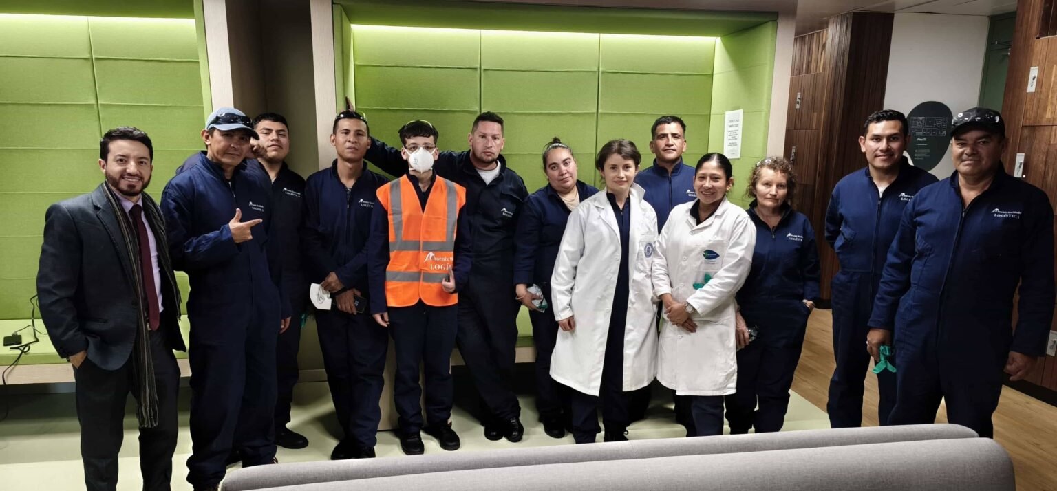 Equipo de trabajo de Phoenix Worldwide Logistics