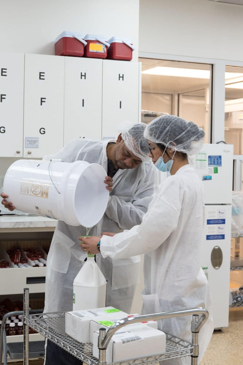 Traslado de productos químicos y equipos industriales